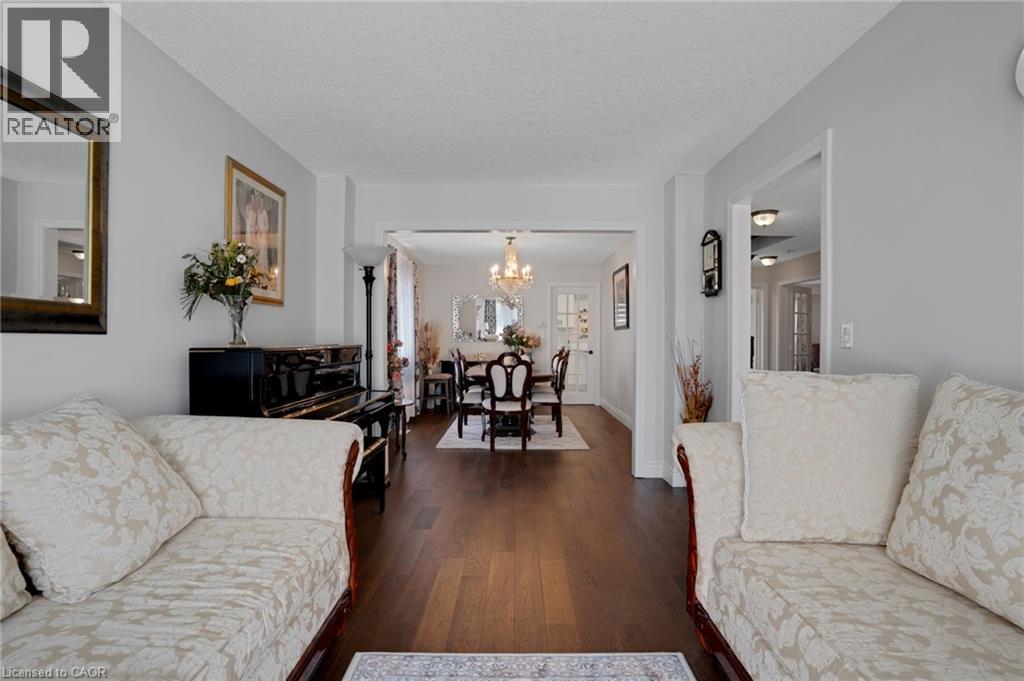 47 DRINKWATER Drive, Cambridge, Ontario, N1P1E4 — Photo 8