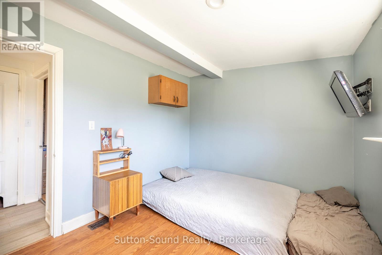 243 QUEEN STREET W - 10