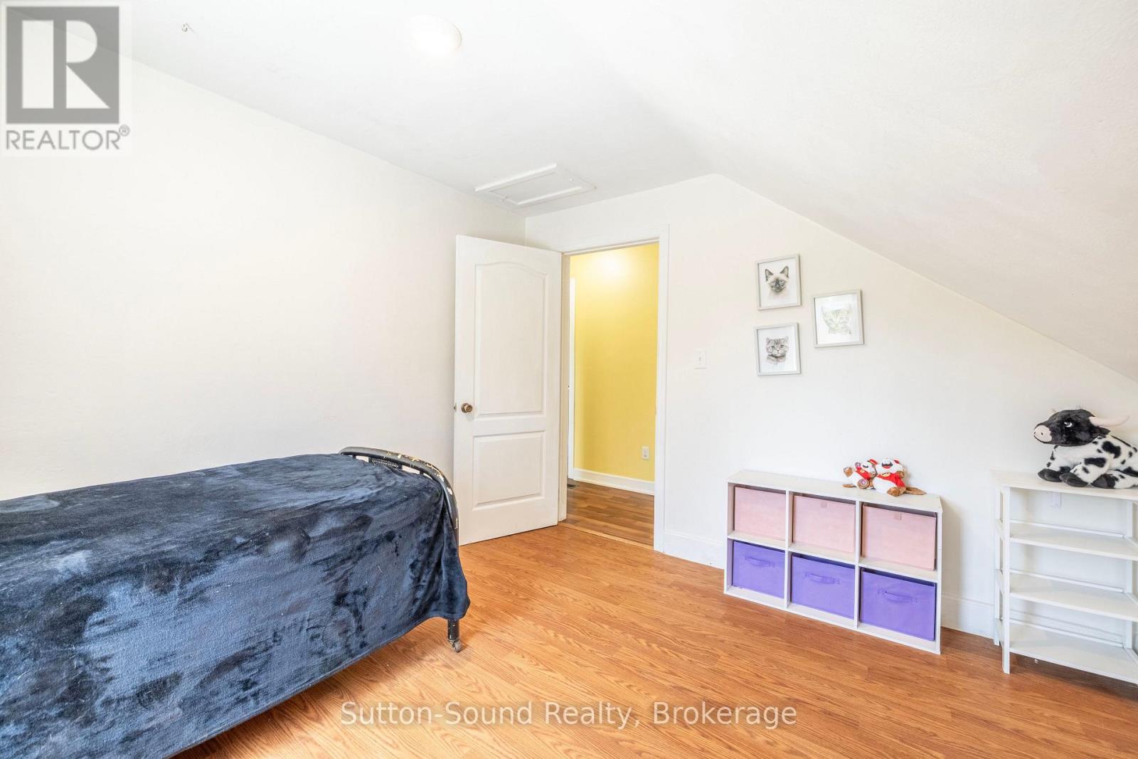 243 QUEEN STREET W - 14
