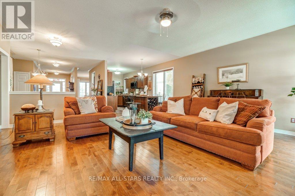 32 OAKSIDE DRIVE - 16