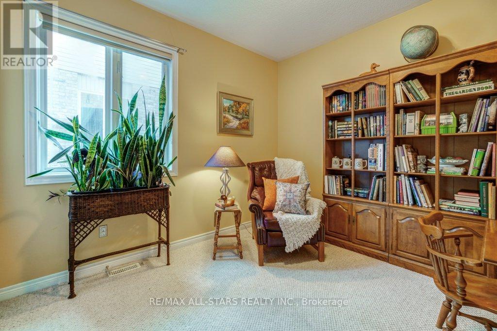 32 OAKSIDE DRIVE - 23