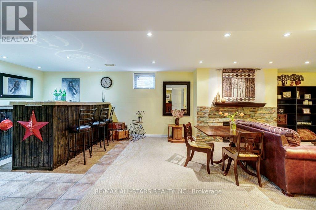 32 OAKSIDE DRIVE - 30