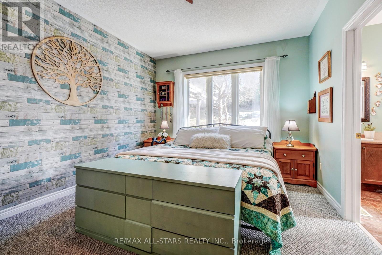 32 OAKSIDE DRIVE - 20