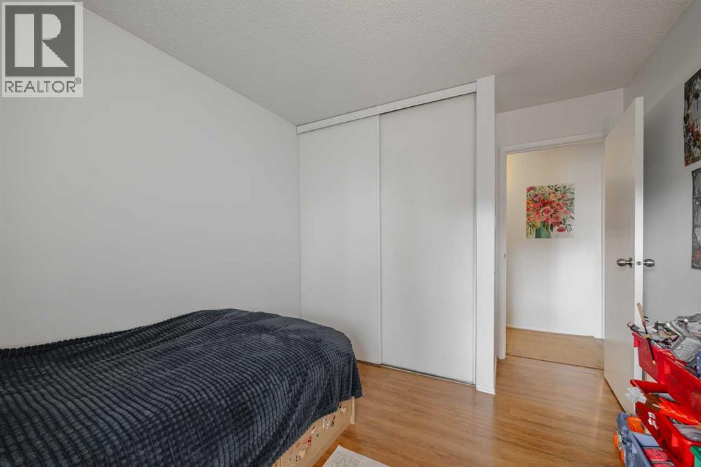 #9208 315 Southampton Drive SW - 14