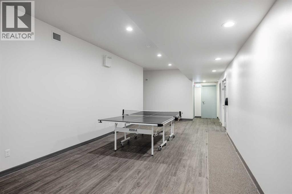 #9208 315 Southampton Drive SW - 25