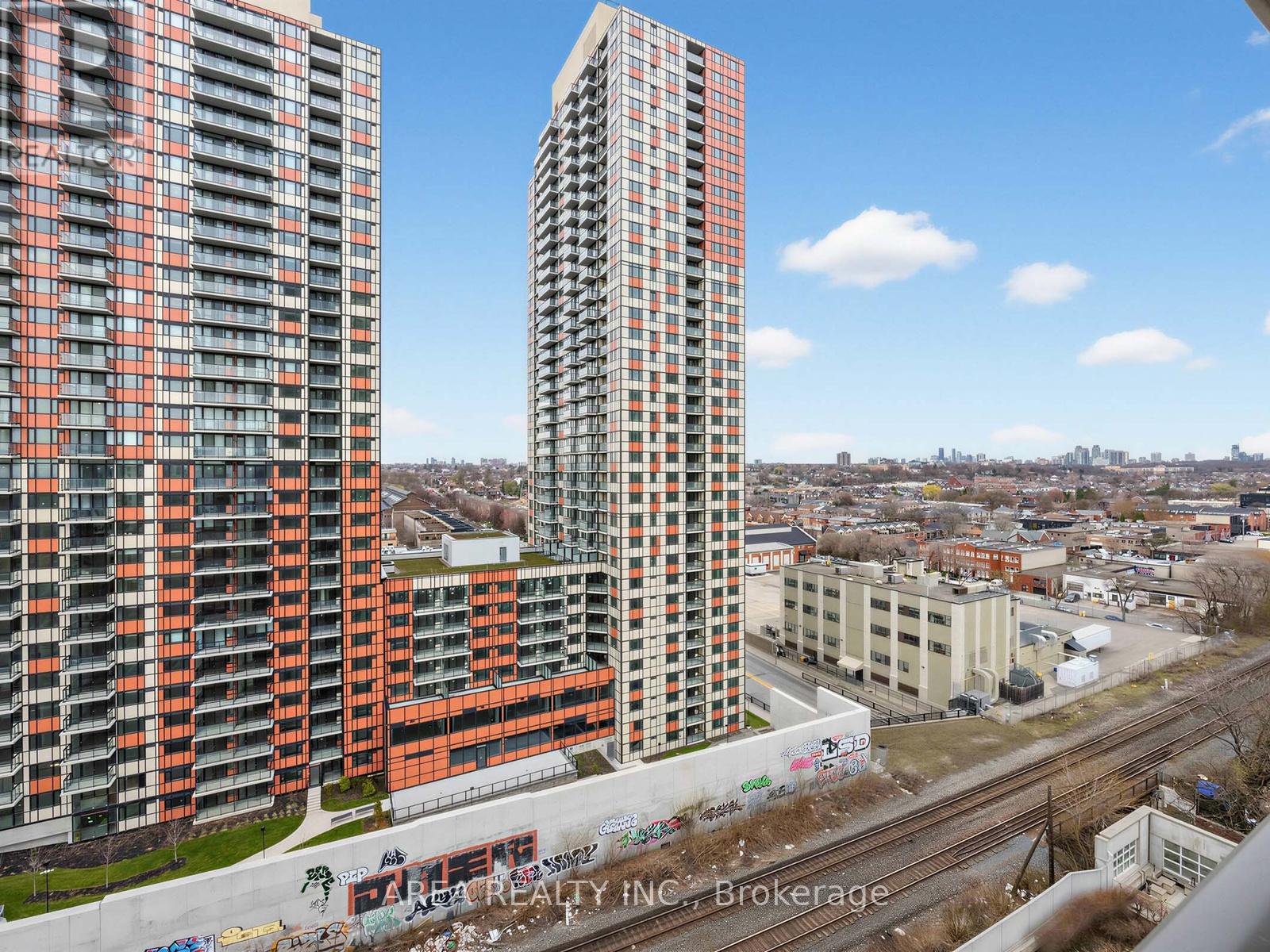 #1410 1410 DUPONT STREET - 22