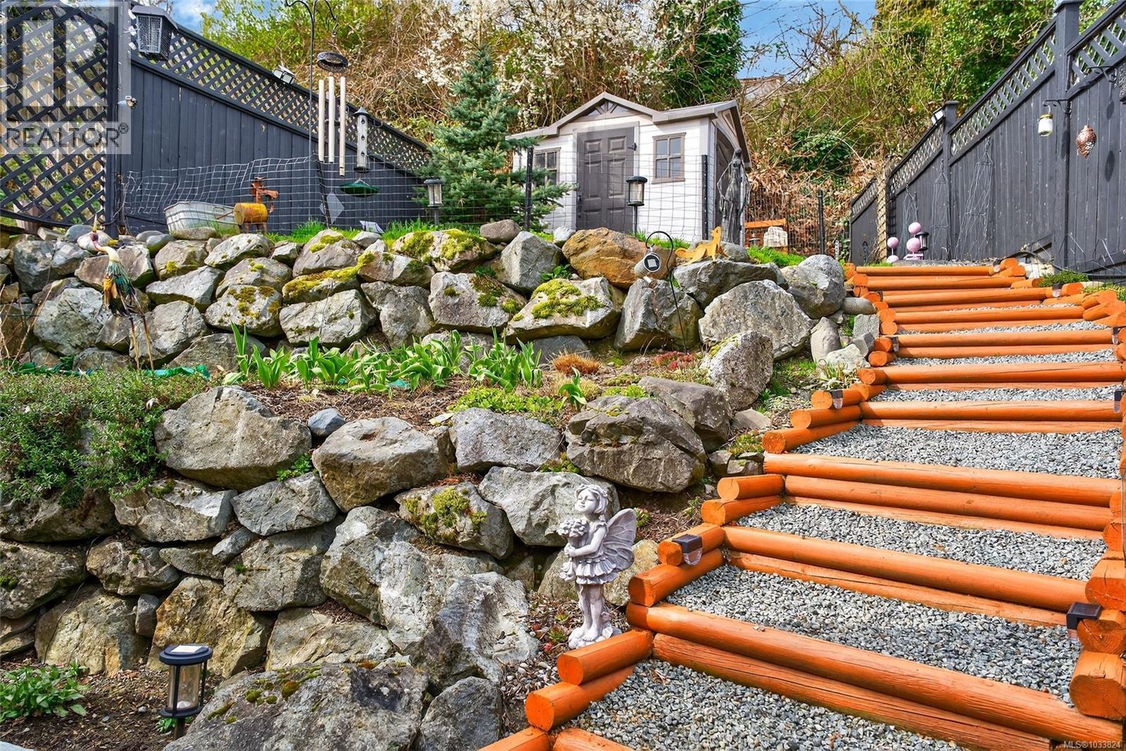 6162 Sayward Rd - 8