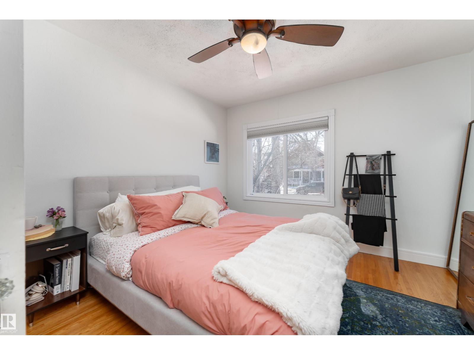 9852 86 AV NW, Edmonton