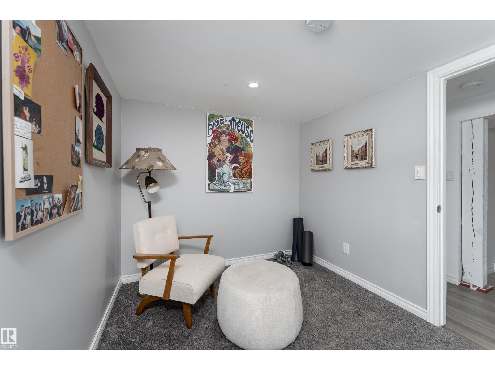 9852 86 AV NW, Edmonton