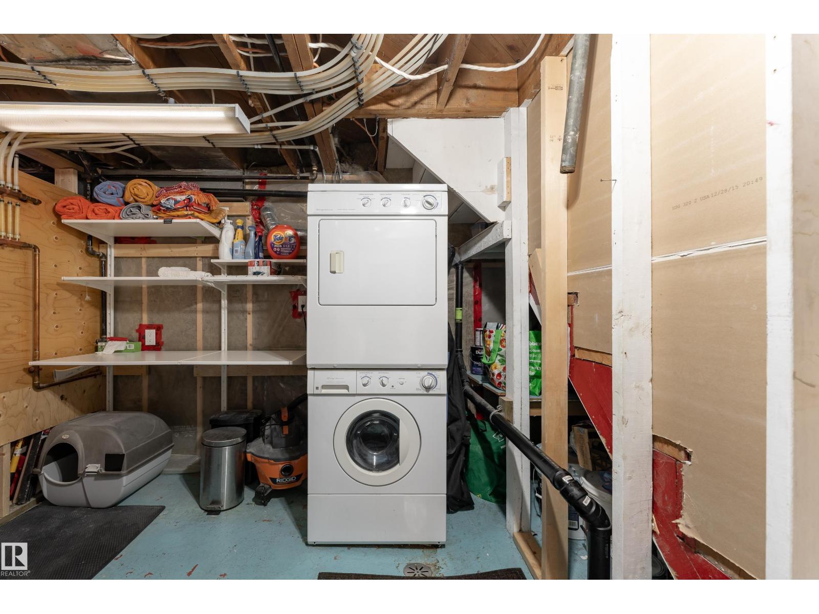 9852 86 AV NW, Edmonton