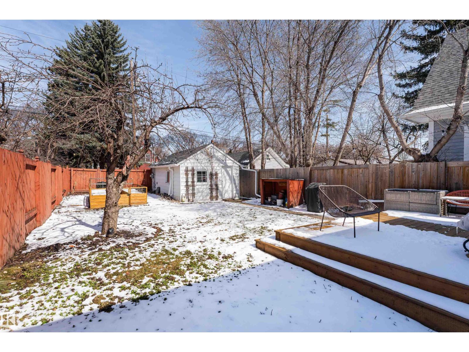 9852 86 AV NW, Edmonton