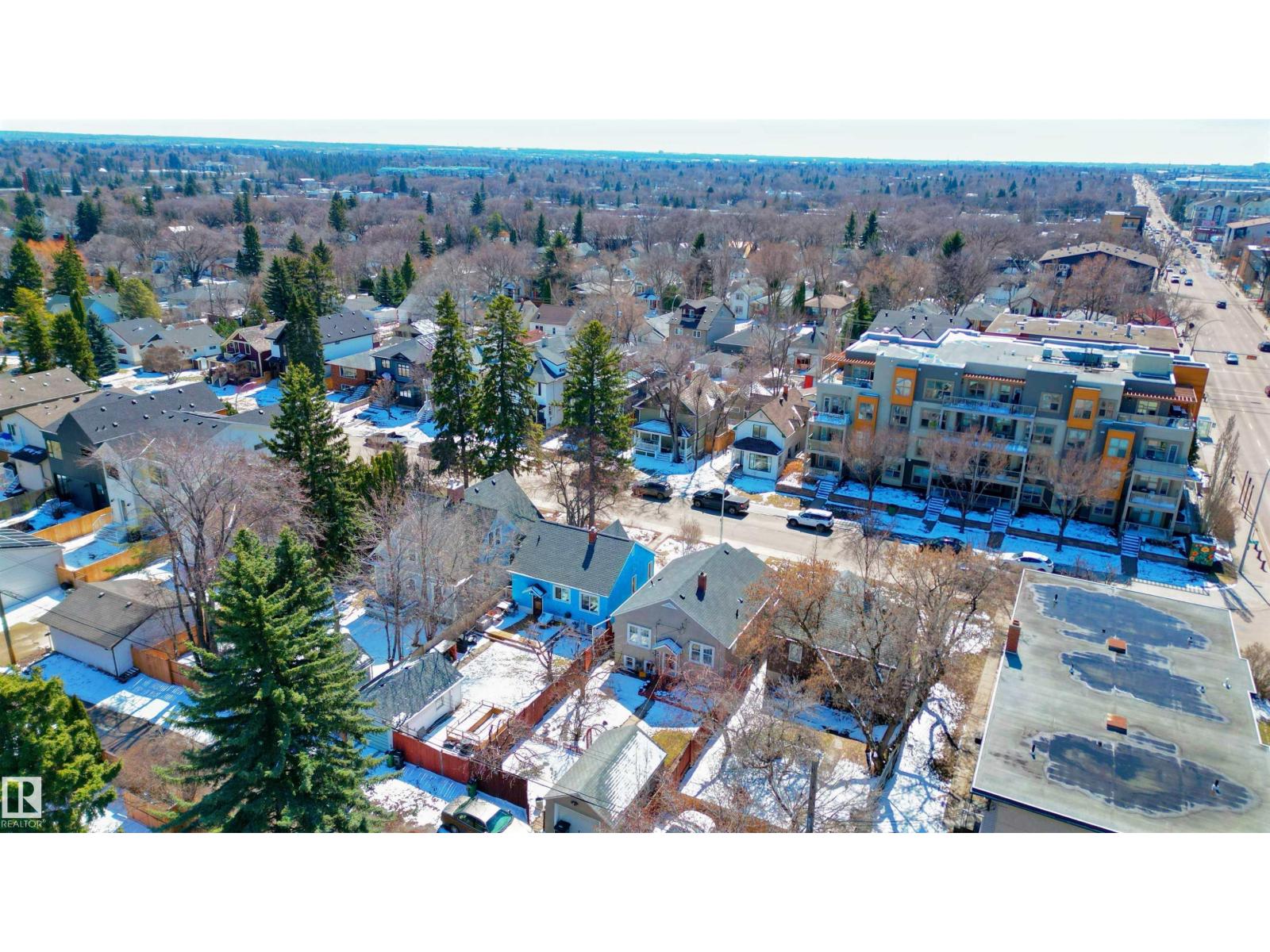 9852 86 AV NW, Edmonton