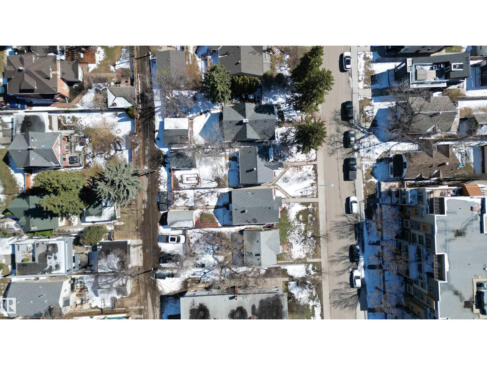 9852 86 AV NW, Edmonton