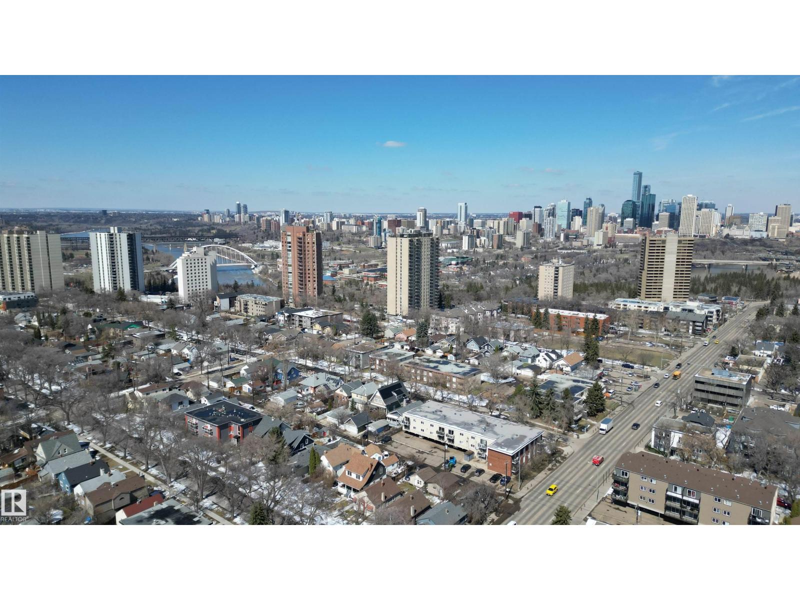 9852 86 AV NW, Edmonton