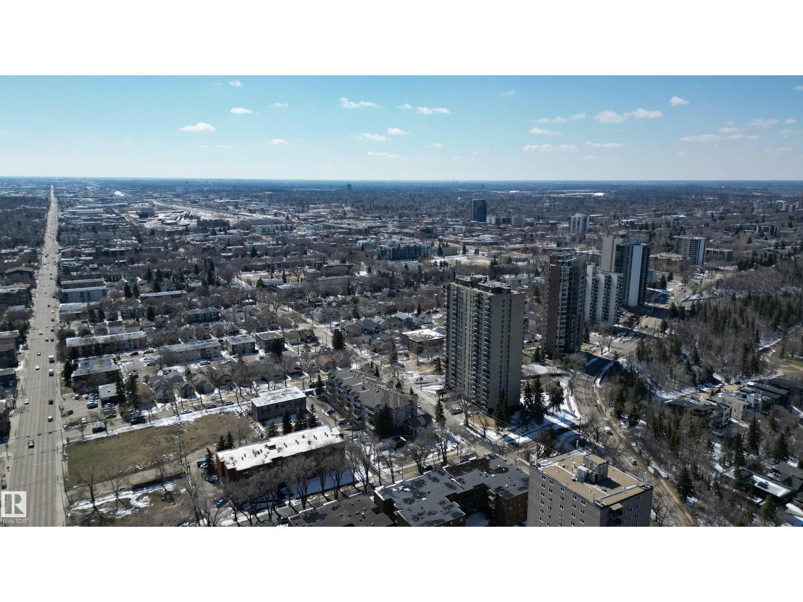 9852 86 AV NW, Edmonton