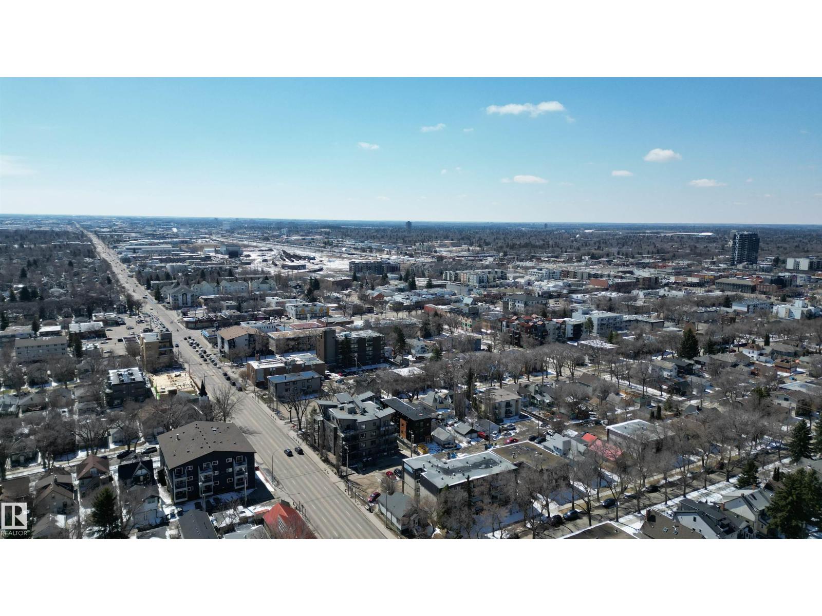 9852 86 AV NW, Edmonton