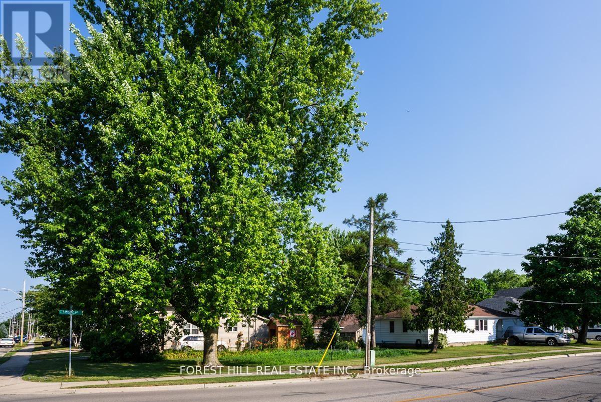 610 TAMARAC STREET - 2