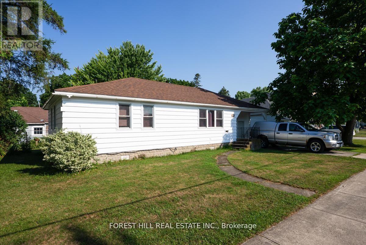 610 TAMARAC STREET - 3