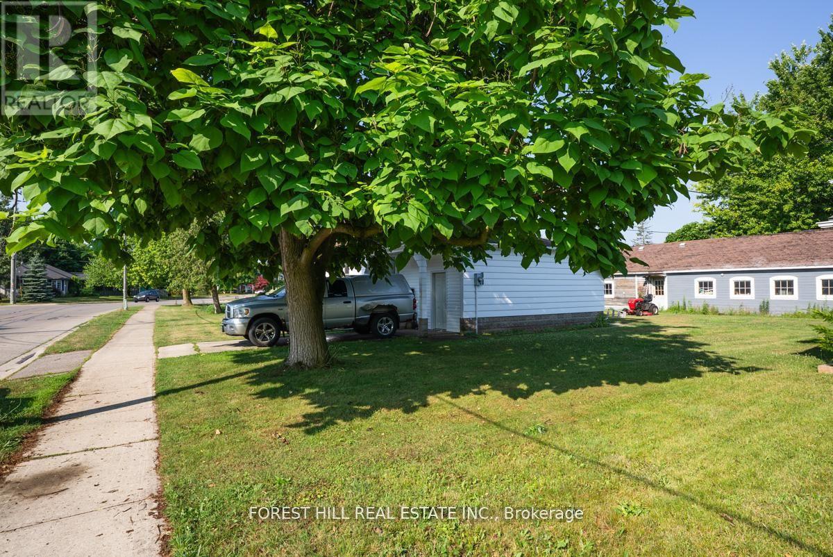 610 TAMARAC STREET - 8