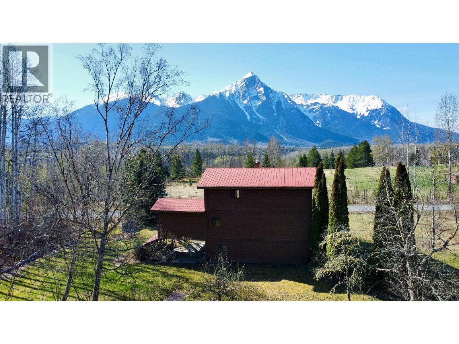 3541 HASTINGS Street, Hazelton