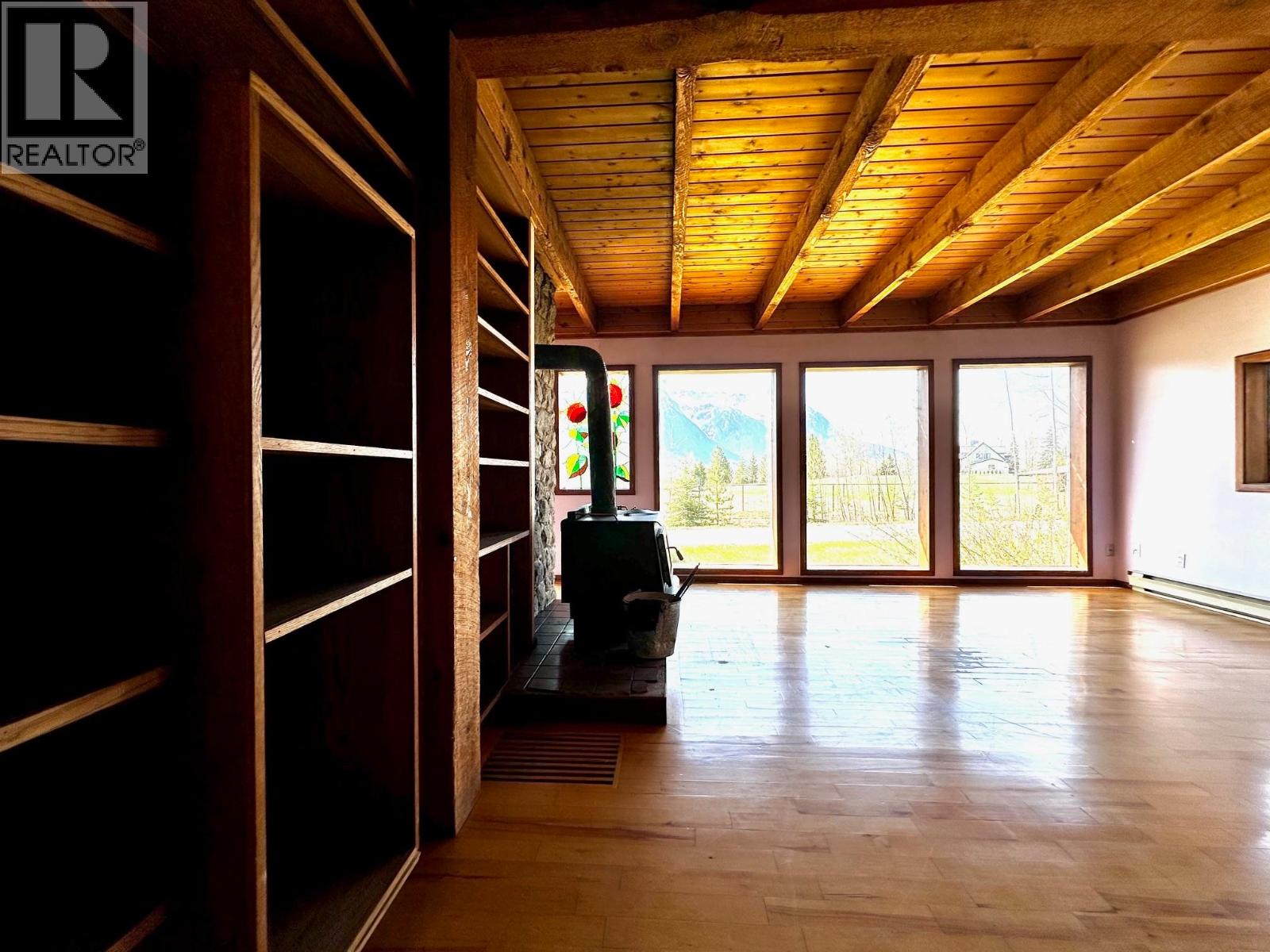 3541 HASTINGS Street, Hazelton