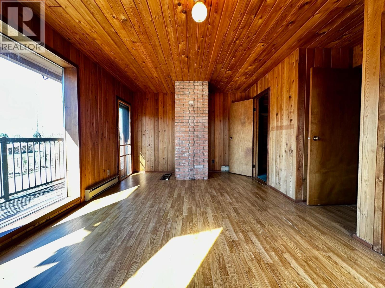 3541 HASTINGS STREET - 8