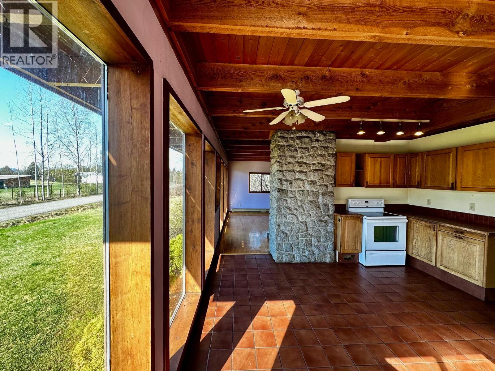 3541 HASTINGS Street, Hazelton