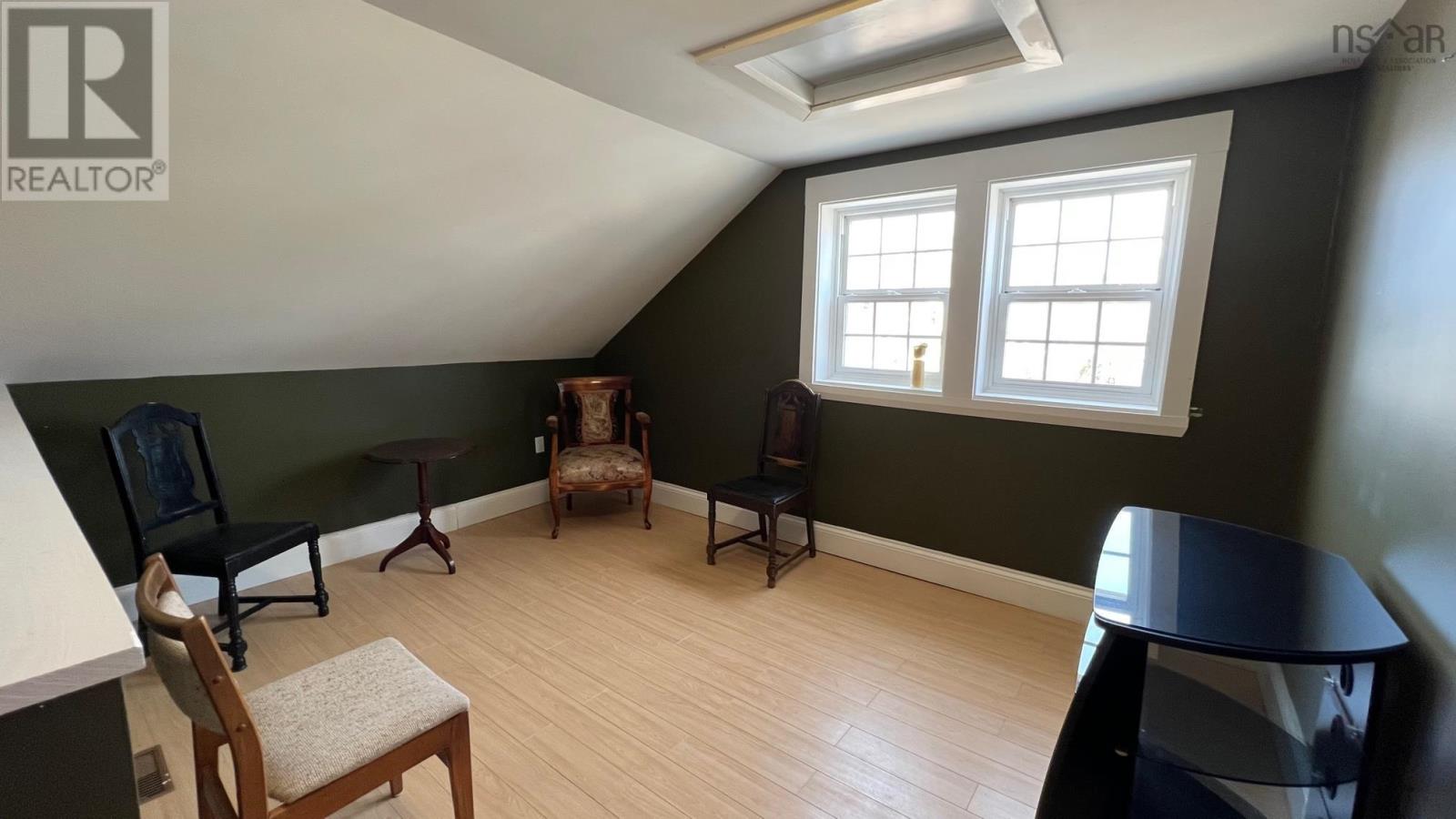 Property 11 of 21 of 13 Lornevale Road