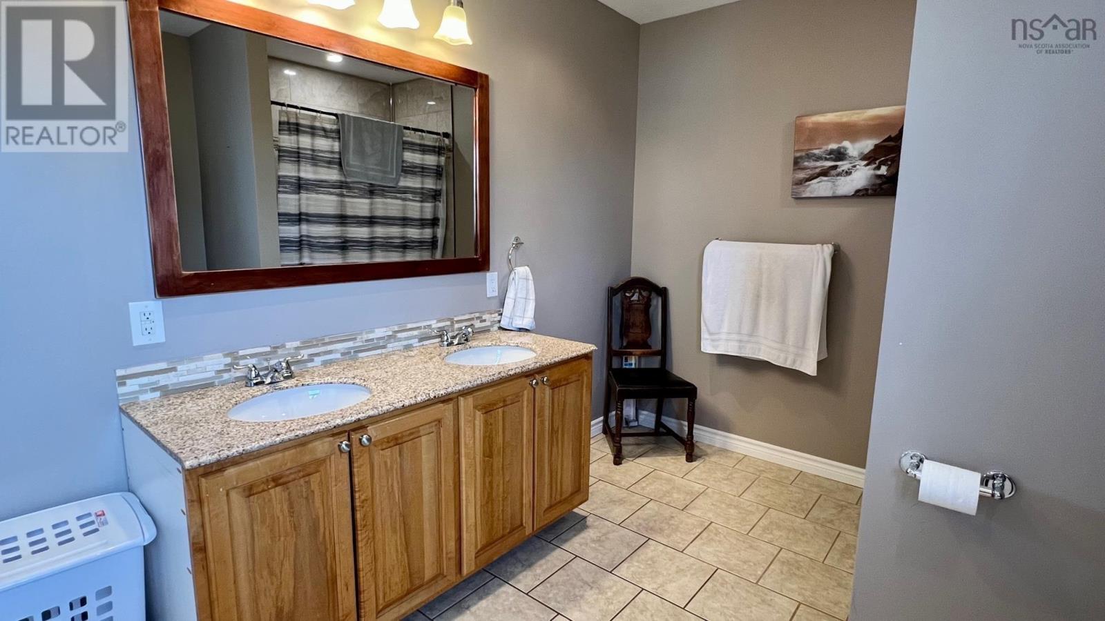 Property 14 of 21 of 13 Lornevale Road