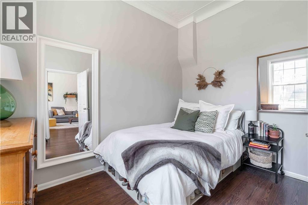 203 WOOD Street E - 16