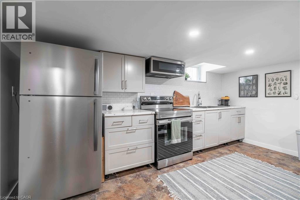 203 WOOD Street E - 26