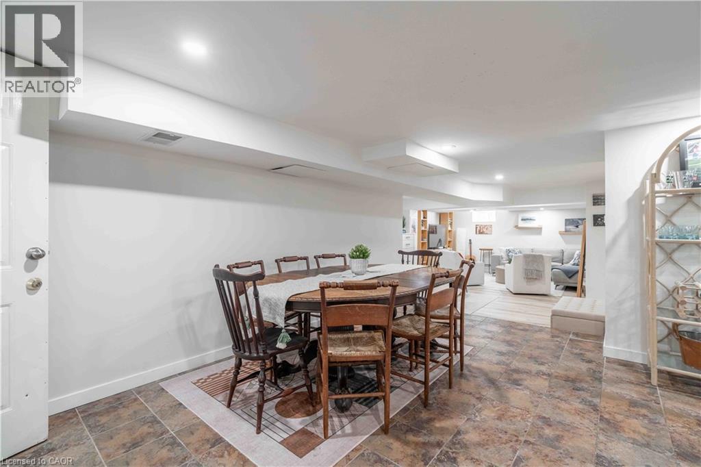 203 WOOD Street E - 27