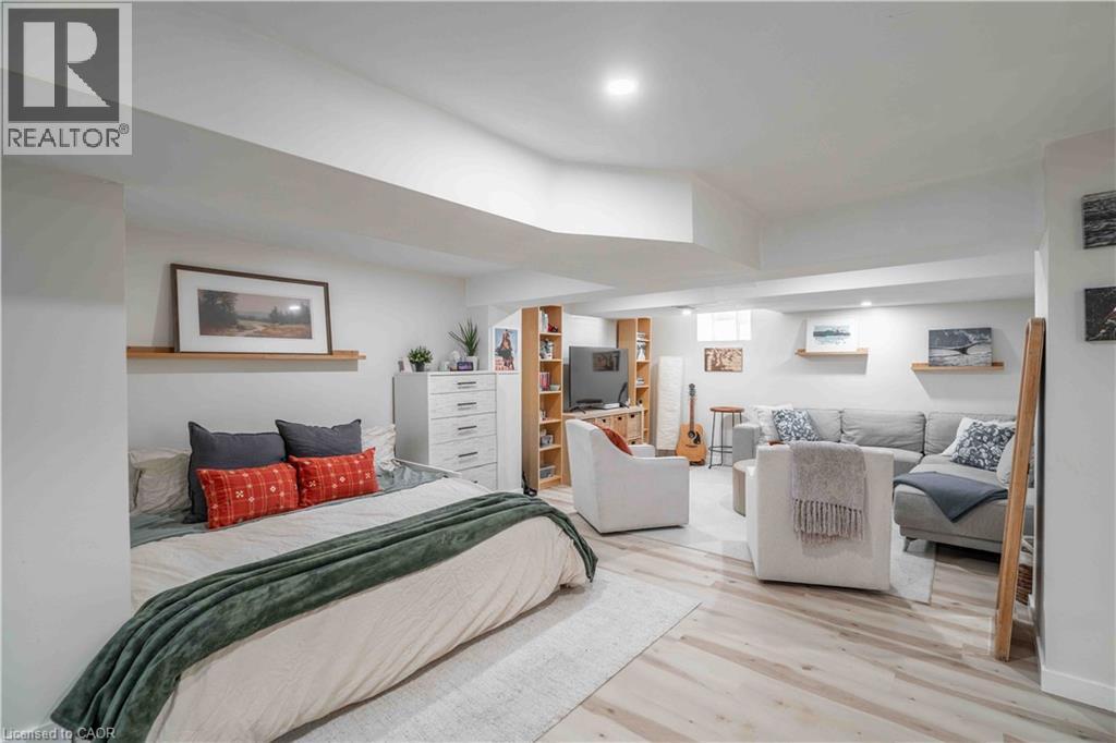 203 WOOD Street E - 28