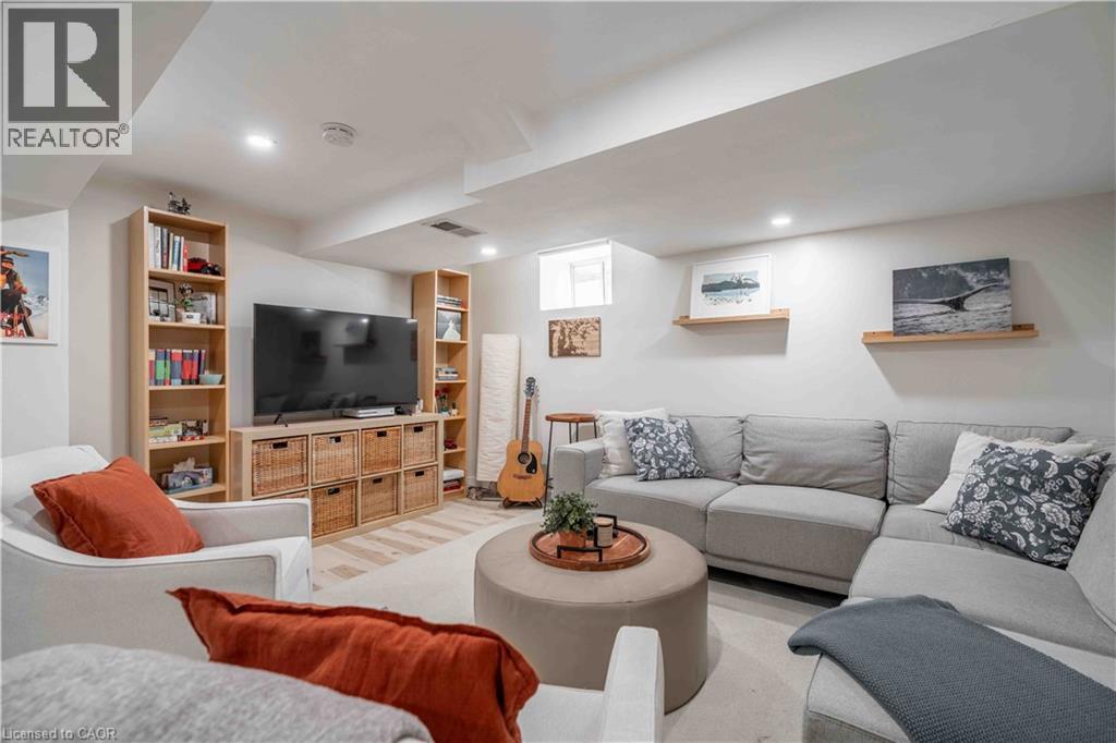 203 WOOD Street E - 29