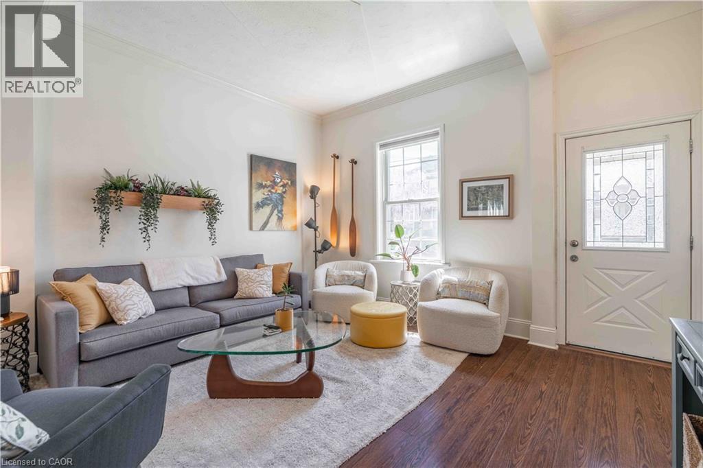 203 WOOD Street E - 3
