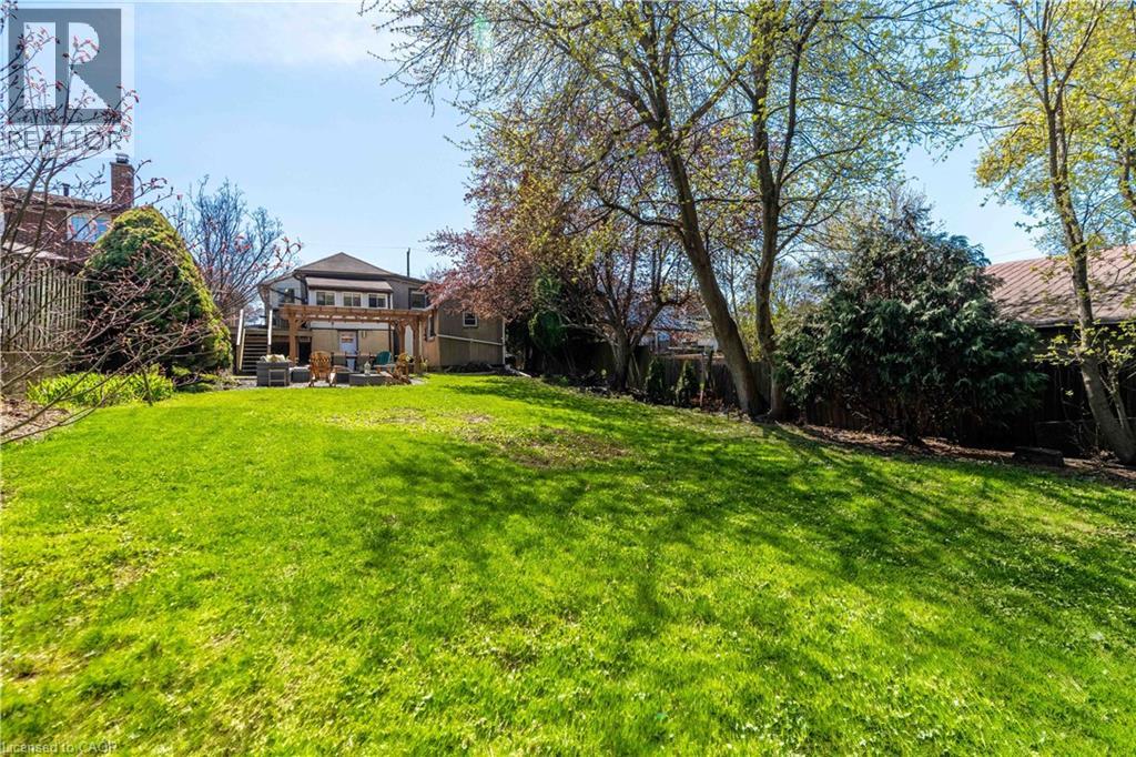203 WOOD Street E - 38
