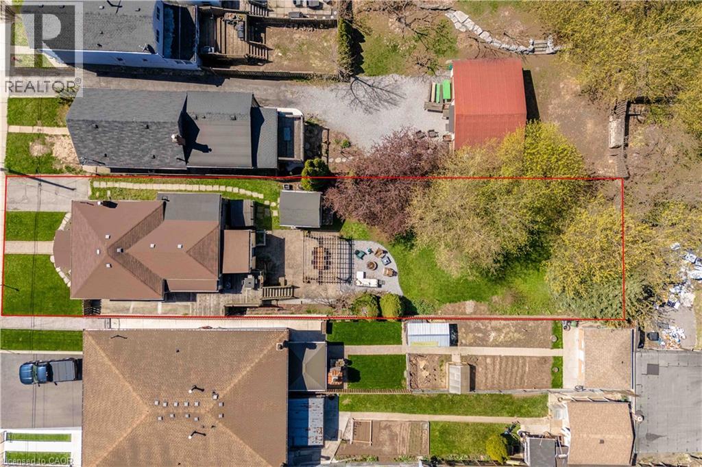 203 WOOD Street E - 43