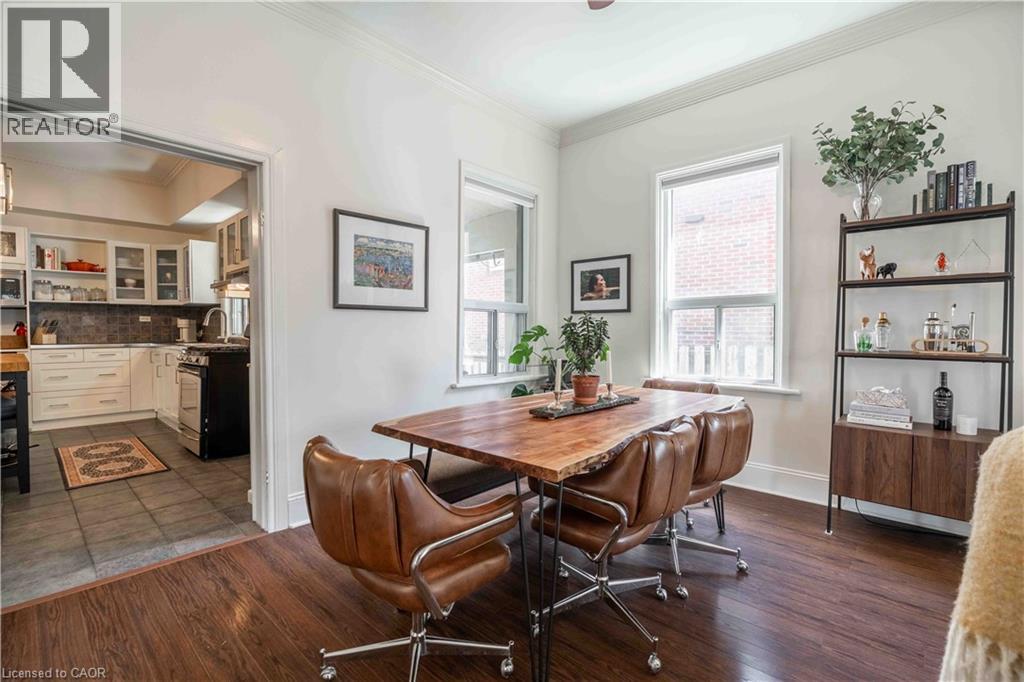 203 WOOD Street E - 5