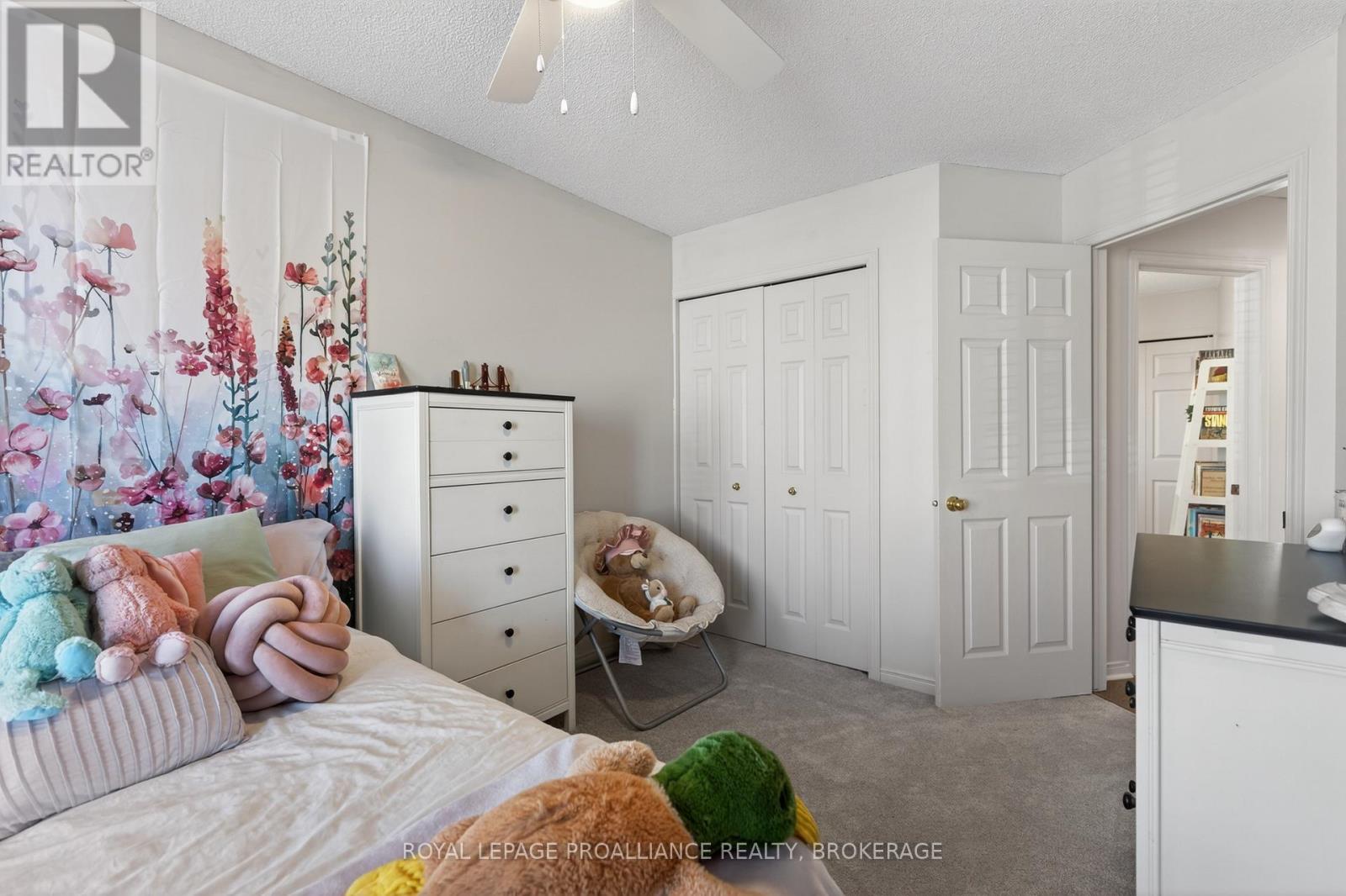 1402 THORNWOOD CRESCENT - 23