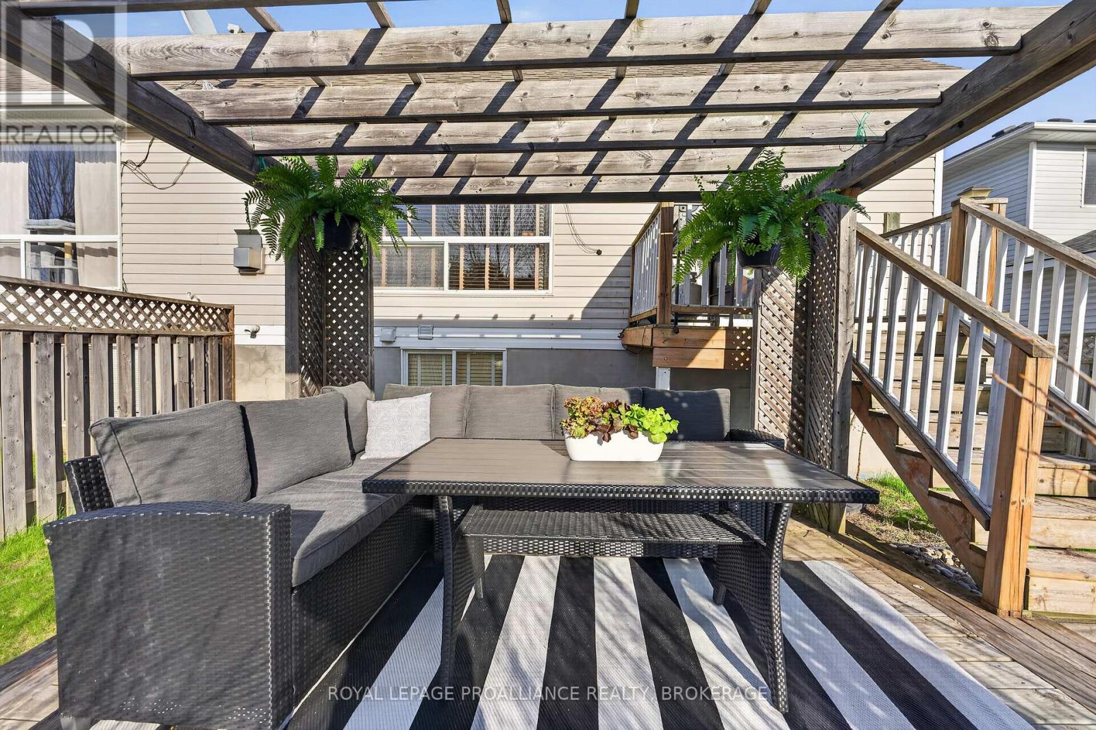 1402 THORNWOOD CRESCENT - 44