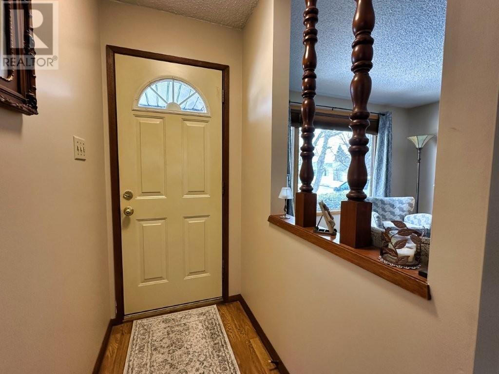 151 Essex Court, Thunder Bay, Ontario, P7A7N4 — Photo 3