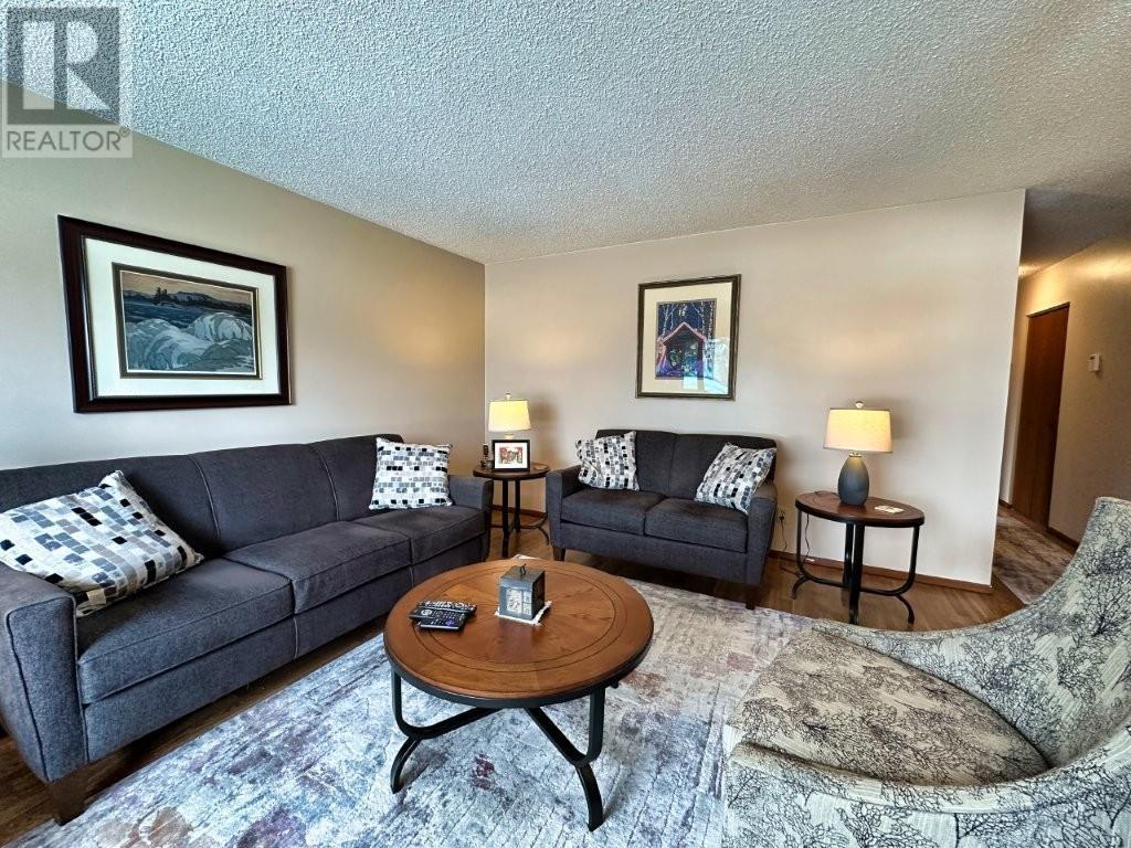 151 Essex Court, Thunder Bay, Ontario, P7A7N4 — Photo 8