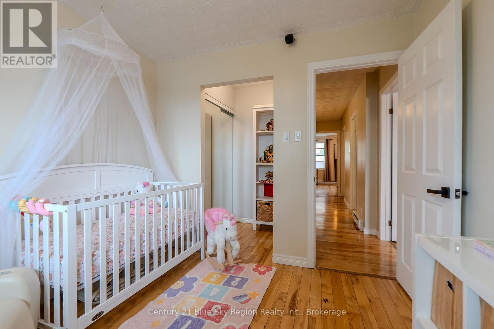 56 KATHRYN CRESCENT - 22