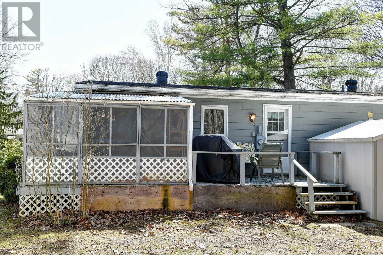 5 MURRAY DRIVE - 22