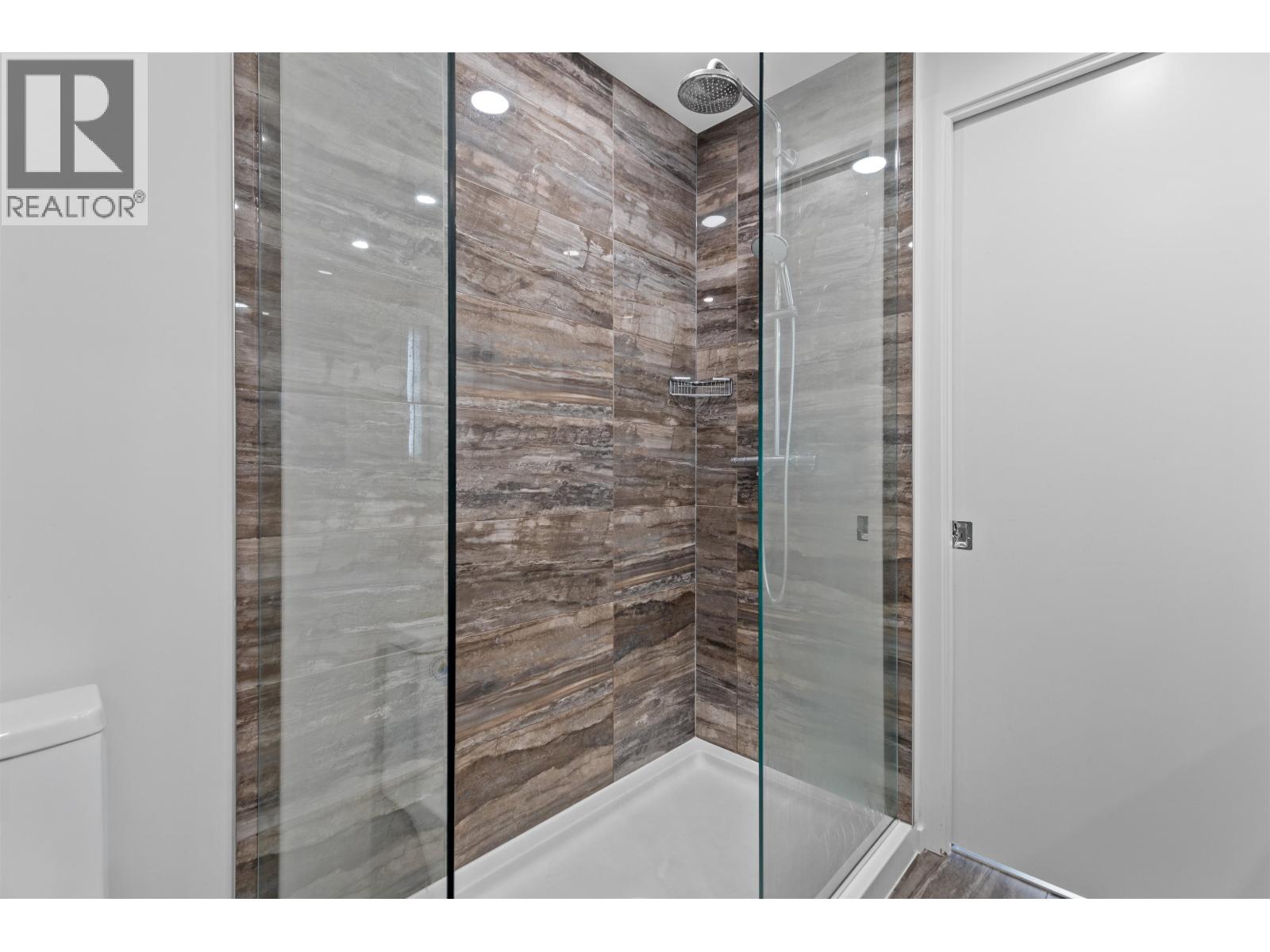 4207 1888 GILMORE AVENUE — photo 30