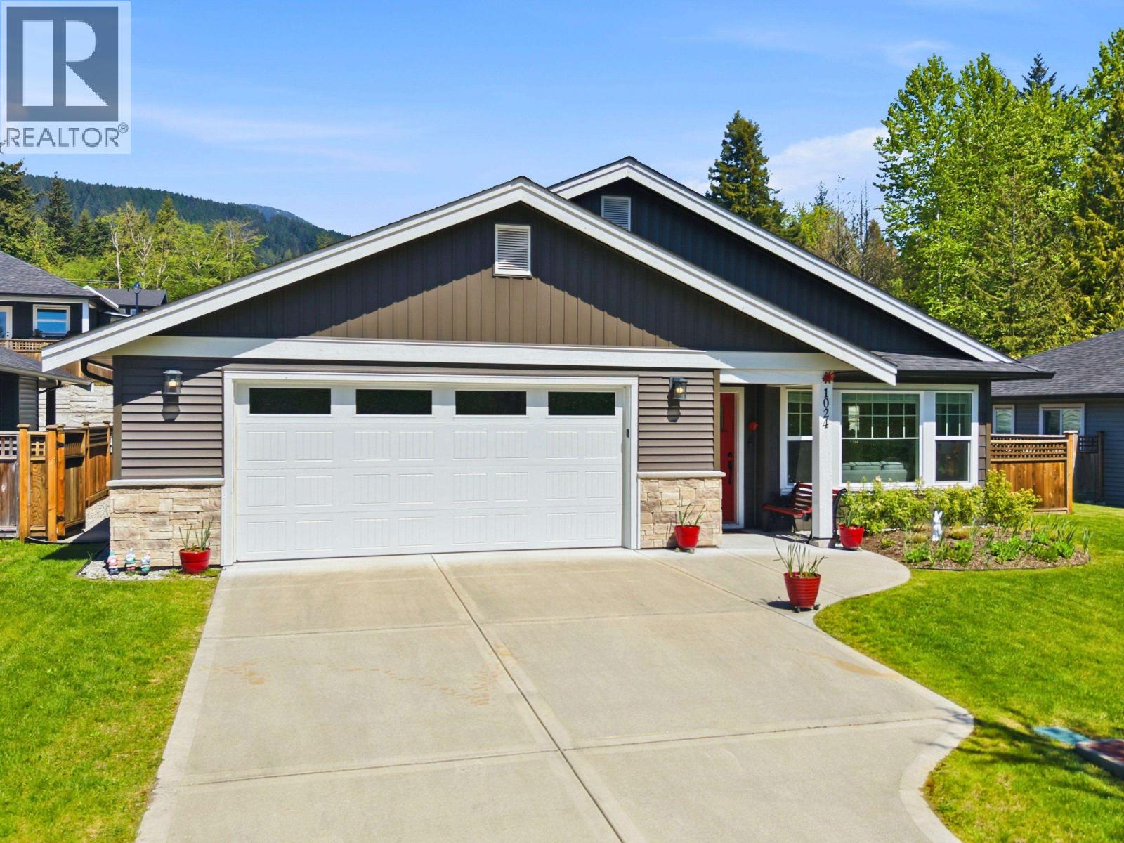1024 CELIA CRESCENT, Gibsons
