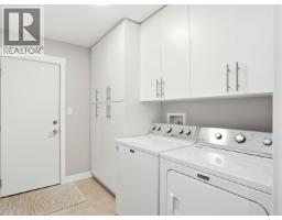 1024 Celia Crescent, Gibsons, BC V0N1V7 Photo 12