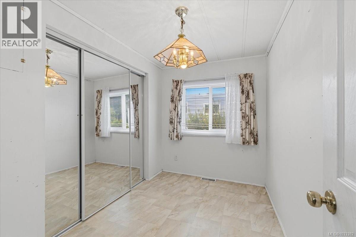 127 6325 Metral Dr — photo 14