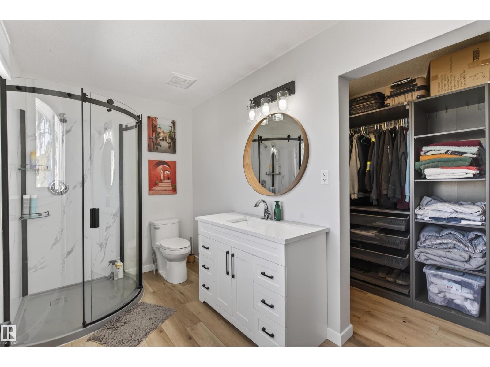 5413 52 Ave - 13