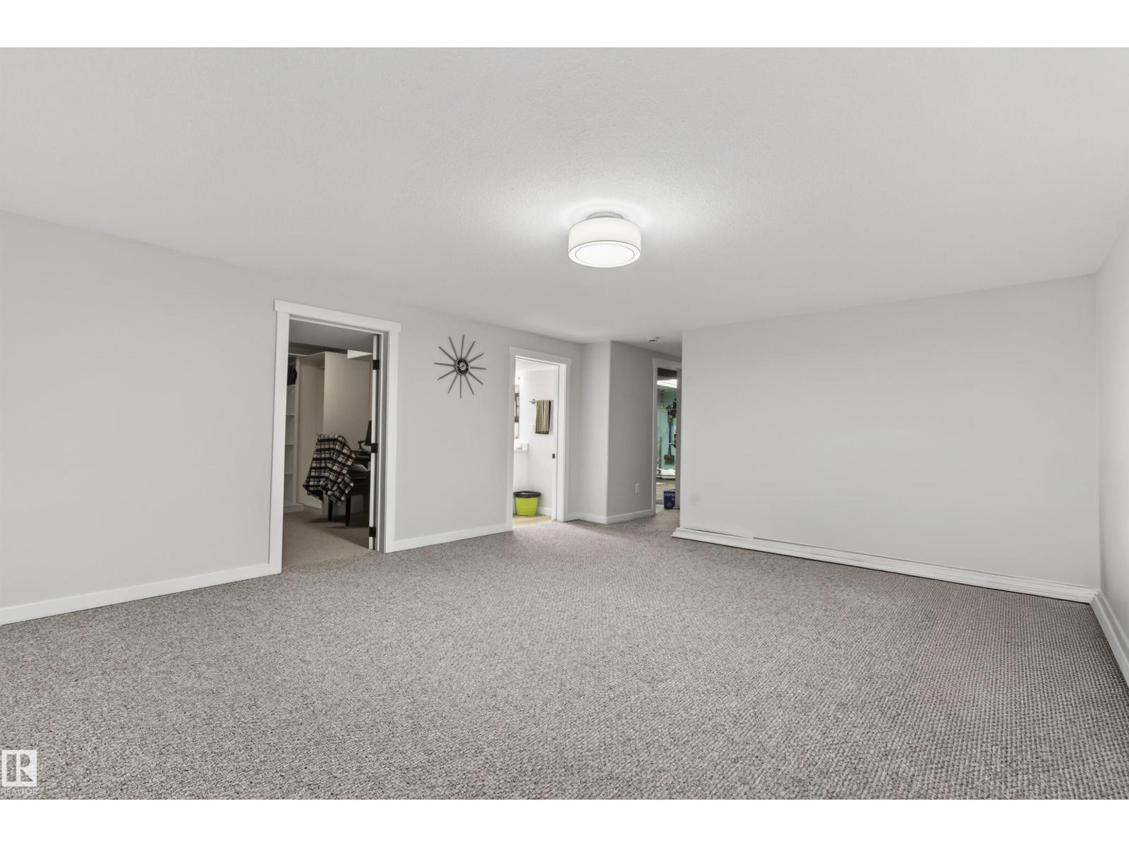 5413 52 Ave - 17
